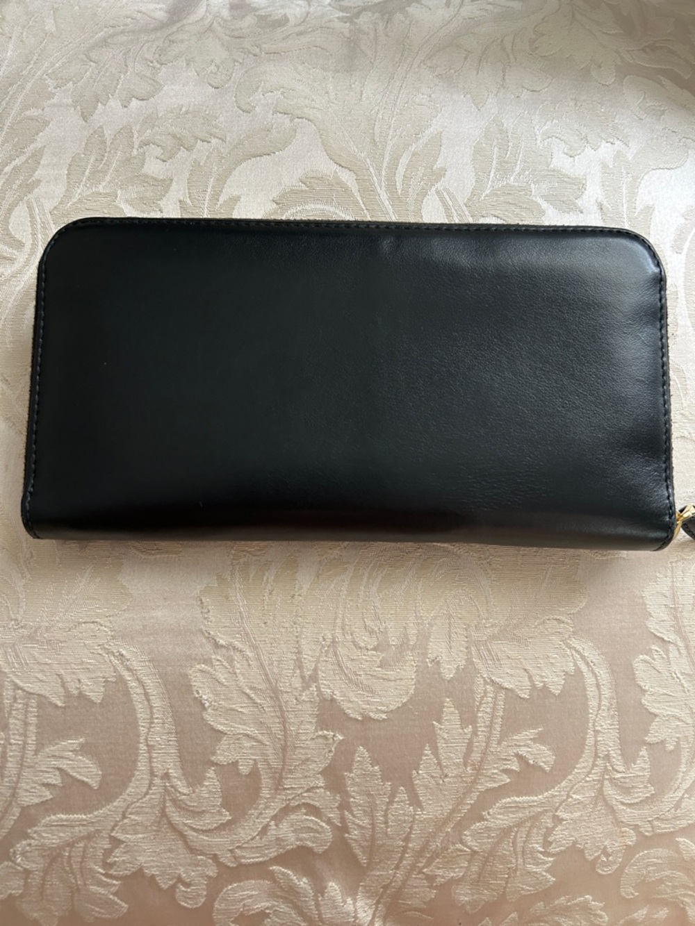 7013. Authentic Prada Black Leather Zip Wallet w/Turquoise Logo Detail & COA. - Picture 4 of 10